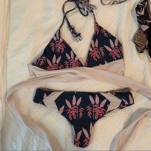 Acacia large wrap top medium bottoms